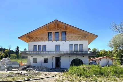 Haus zum Mieten in Bernau am Chiemsee 2.630,00 € 263 m²