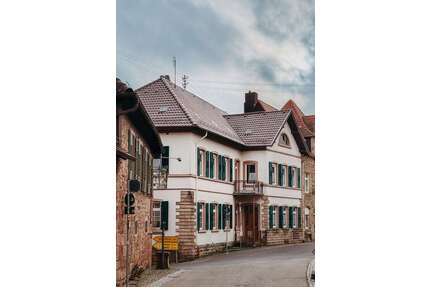 Haus zum Kaufen in Burrweiler 479.000,00 € 258 m²