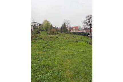 Grundstück zu verkaufen in Hochdorf 350.000,00 € 1075 m²