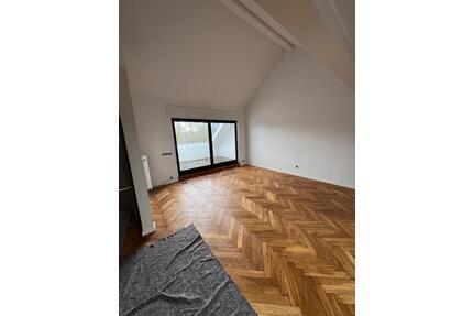 SLS Roden DG 3 Z mit Klimaanlage u. Stellplatz , 5 Min v. Bahnhof - Saarlouis