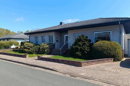 Walmdach Bungalow Wathlingen tolle Lage