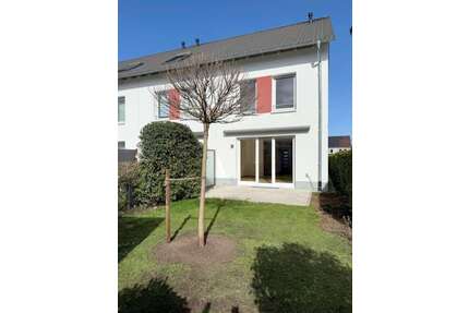 Haus zum Mieten in Frankfurt am Main 2.600,00 € 156 m²