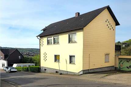 Haus zum Kaufen in Püttlingen 195.000,00 € 190 m²