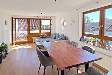 Charmante 3-Zimmer-Wohnung mit Dachterrasse - Renningen-Malmsheim