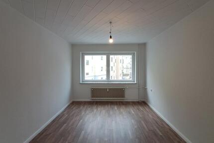 Anfragen NUR per E-Mail. Top geschnittene 3-Zimmer Wohnung im 1-OG nahe Schulzentrum Geschwister Scholl. - Bremerhaven Mitte