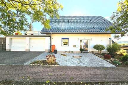 Vermietetes, energieeffizientes 3 Familienhaus in Bad Emstal-Sand - Bad Emstal / Sand