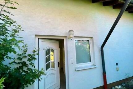 4 Zimmer mit Garten, Balkon und Terrasse zu vermieten - Borken (Hessen)