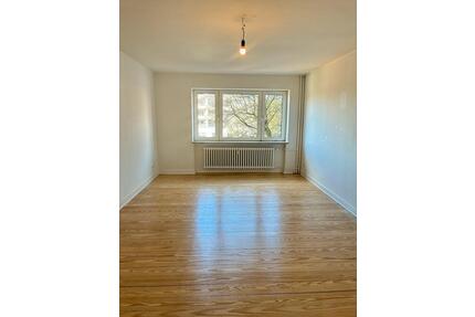 2-Zimmerwohnung mit viel Platz - 630,00&nbsp;EUR Kaltmiete, ca.&nbsp; 75,70&nbsp;m&sup2; in Kiel (PLZ: 24149) Neumühlen-Dietrichsdorf