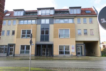 Schöne 2 Raum Wohnung mit geräumiger Terrasse, Blick zum Rathaus - Wittenberge