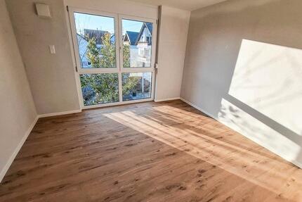 Schöne 3,5-Zimmer-Wohnung (Erstbezug) mit eigenem Gartenanteil - Leonberg