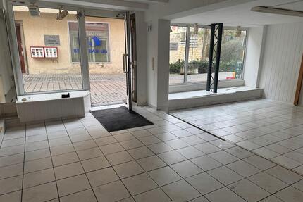Laden in EhingenDonau - 950,00&nbsp;EUR Kaltmiete, ca.&nbsp; 80,00&nbsp;m&sup2; in Ehingen (Donau) (PLZ: 89584)