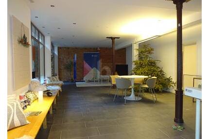 LADENLOKAL MIT FLAIR - 1.000,00&nbsp;EUR &nbsp;pro&nbsp; Monat Kaltmiete, ca.&nbsp; 68,00&nbsp;m&sup2; in Herrenberg (PLZ: 71083)