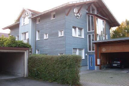 2,5-Zimmer-Wohnung, frei ab 1.8.2026, ca. 73 m² im 5-Familien-Holzhaus, Bj. 1997, zu verkaufenu - Leonberg