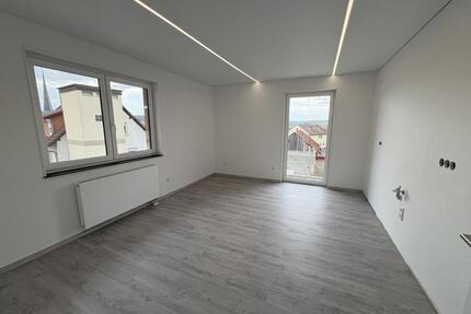Wohnung neu_3,5 Zimmer_hell_BALKON_Erstbezug_hochwertig_Wollbach - Hohenroth