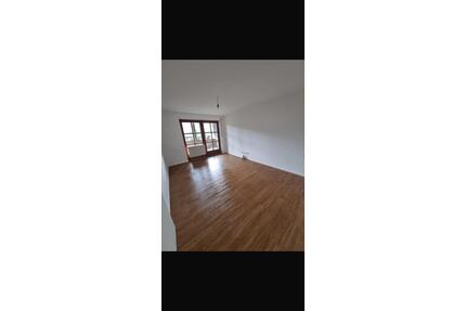 1-Zimmer Wohnung mit großem Balkon in Lam