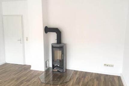 Gemütliche DG 2-Zi. mit Laminat, Kamin und EBK in zentraler Lage! SP mgl. - Zwickau