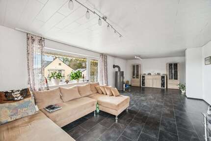 Haus zum Kaufen in Neuwied 359.000,00 € 250 m²