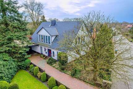 Haus zum Kaufen in Leer (Ostfriesland) Loga 449.000,00 € 216 m² - Leer (Ostfriesland) / Loga