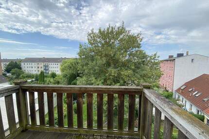 Stralsund: Carl-Heydemann-Ring: 3 Zimmer-Wohnung mit Balkon, ca. 66 m² per SOFORT zu vermieten