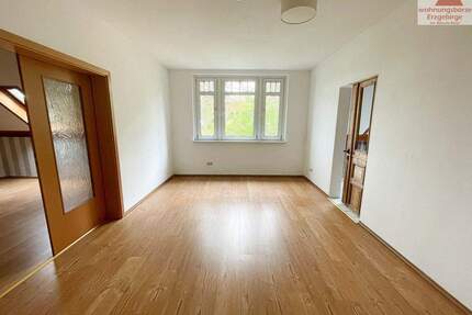 2-Raum-Wohnung auf dem Zeller Berg mit Fußbodenheizung & Einbauküche - Aue