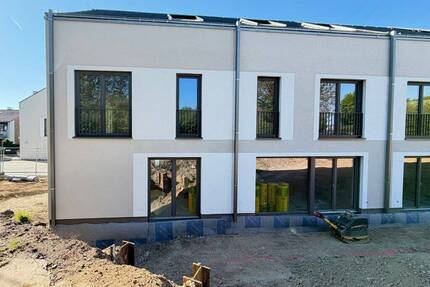 NEUBAU . GKS Rodehof . Energie-Effizienzhaus . 5 Zimmer ca. 165 m² Wfl. . sonniger Gartenanteil . - Herzogenrath