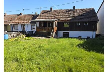 ATTRAKTIVE IMMOBILIE IN RUHIGER LAGE - Weiskirchen