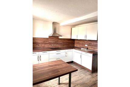 Helle, freundliche 3,5 Raumwohnung mit Garage und Hobbyraum - Oschatz