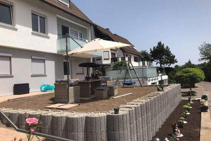 Zweifamilienhaus zu verkaufen - 499.000,00&nbsp;EUR Kaufpreis, ca.&nbsp; 180,00&nbsp;m&sup2;&nbsp;Wohnfl&auml;che in Aidlingen (PLZ: 71134) Deufringen