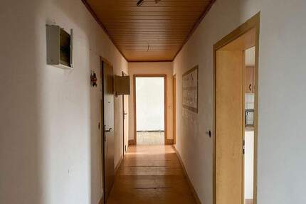 Attraktives Mehrfamilienhaus zur Sanierung in Stadtrandlage - Stollberg/Erzgeb.