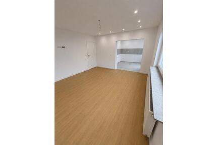 Erstbezug nach Sanierung - 4 Zimmer Wohnung in 35396 Wieseck - Gießen