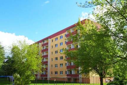Wohnung zum Mieten in Limbach-Oberfrohna 225,00 € 41.12 m²