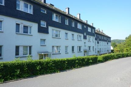 Dein neues Zuhause - 2-Raum-Erdgeschosswohnung mit Einbauküche - Bad Lobenstein