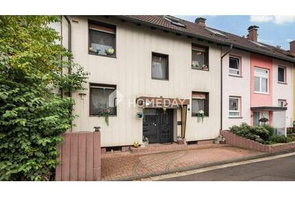 Zweifamilienhaus mit 210 m² Wohnfläche, Wintergärten, Loggia und gepflegtem Gartenparadies - Langenselbold