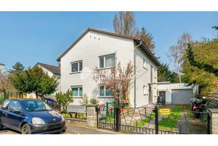 Teilvermietetes Mehrfamilienhaus mit 3 Wohneinheiten, Nebengebäude und Garten in beliebter Lage - Mörfelden-Walldorf