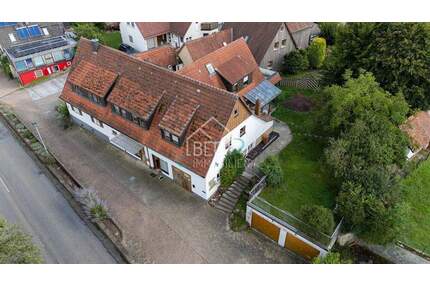 Zwei Häuser, Gewerbe, Garagen & Freiflächen - vielseitiges Anwesen mit Potenzial - Michelfeld