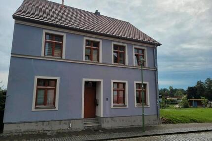 Haus zum Kauf - 385.000,00&nbsp;EUR Kaufpreis, ca.&nbsp; 200,00&nbsp;m&sup2; in Altentreptow (PLZ: 17087)