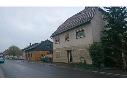 Wohnhaus 2 Etagen - 180.000,00&nbsp;EUR Kaufpreis, ca.&nbsp; 200,00&nbsp;m&sup2; in Lichtenfels (PLZ: 96215)