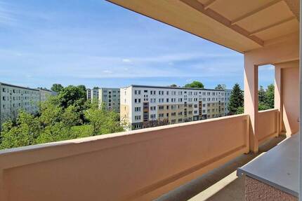 Helle 4 Zimmerwohnung mit großem Balkon und Ausblick - Freiberg