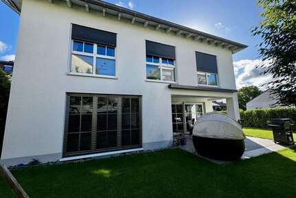 Haus zum Kaufen in Hofheim 1.879.000,00 € 262 m²