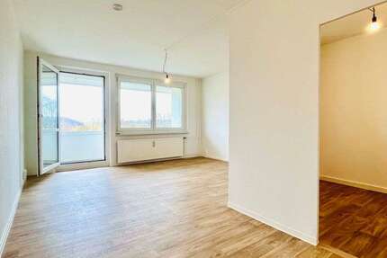 Wohnung zum Mieten in Freital 245,23 € 38.02 m²