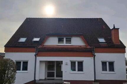 Helle 2 Zimmer Dachgeschoss Wohnung in Hain-Gründau