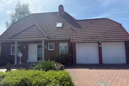 EINFAMILIENHAUS IN JEVER RUHIGE ZENTRALE LAGE MIT DOPPELGARAGE