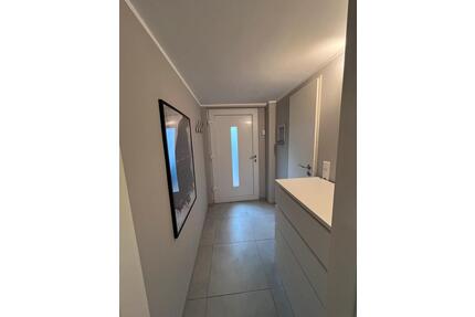 Souterrainwohnung (40qm) mit separatem Eingang 750€ WARM - Düsseldorf Stadtbezirk 8