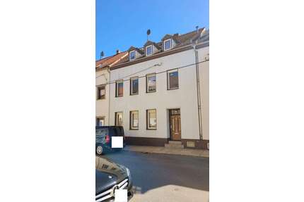 Haus zum Kaufen in Meerane 55.000,00 € 101 m²