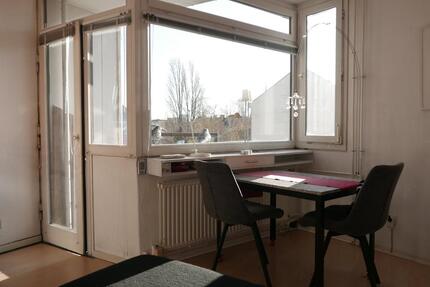 Bezugsfreies sonniges 1-Zimmer-Apartment, Balkon und Tiefgarage - Berlin Charlottenburg-Wilmersdorf