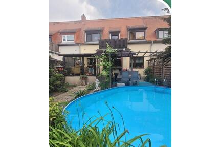 Familienfreundliches Haus mit Pool, zwei Terrassen in Hellerau, Dresden