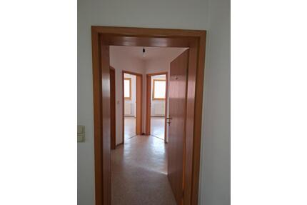 Zentral gelegene 2-Zimmer-Wohnung mit Stellplatz im Herzen von Ebensfeld 52504