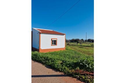 Grundstück mit Haus zu verkaufen in R. EscampadinhoRuivas, Lagos - Amt Wachsenburg