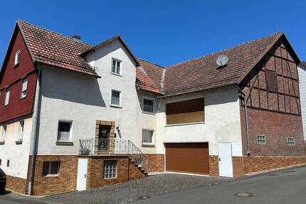 GROSSZÜGIGES WOHNHAUS MIT KLEINEM HOF! KEINE KÄUFERPROVISION! - Gudensberg Obervorschütz