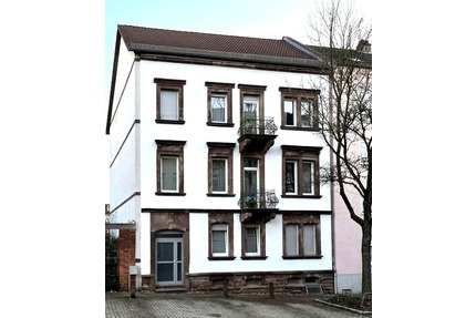 Modernisierte 2-Zimmer-Wohnung im gepflegtem MFH in Pirmasens zu vermieten